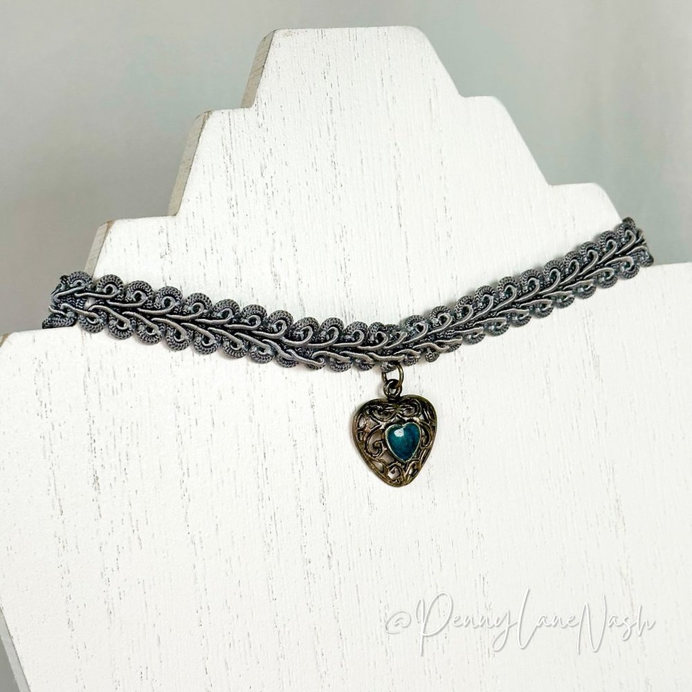 Vintage Gray Choker w/ Blue Heart Charm Necklace - Picture 3 of 6